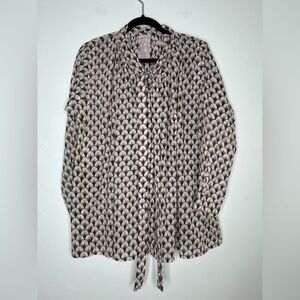 Yvonne S Patterned Snap Front Blouse in Black, Olive, Light Pink Trapeze Fit Med